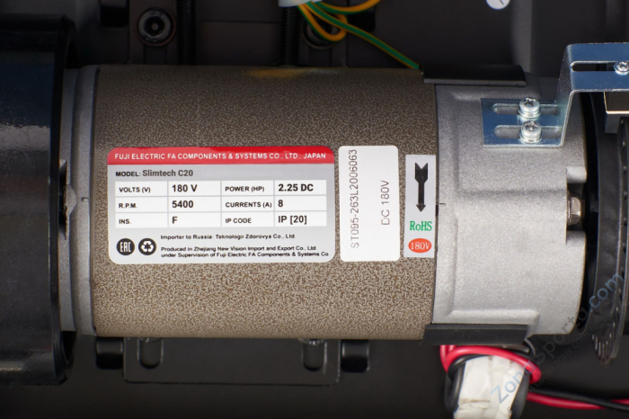 Беговая дорожка Titanium Masters Slimtech C20 (красная)